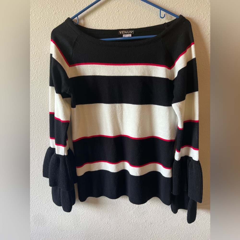 Venus sweater